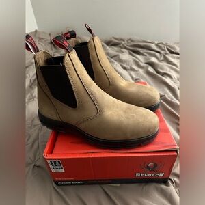 New Red back boots size 11 US